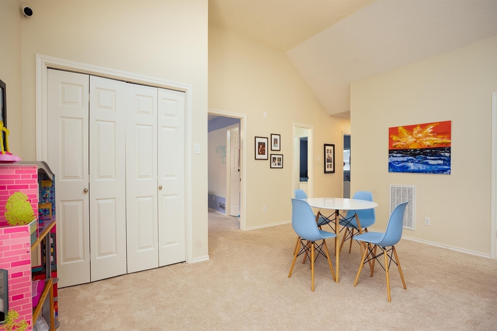 8915 Wallington Drive - Photo 23