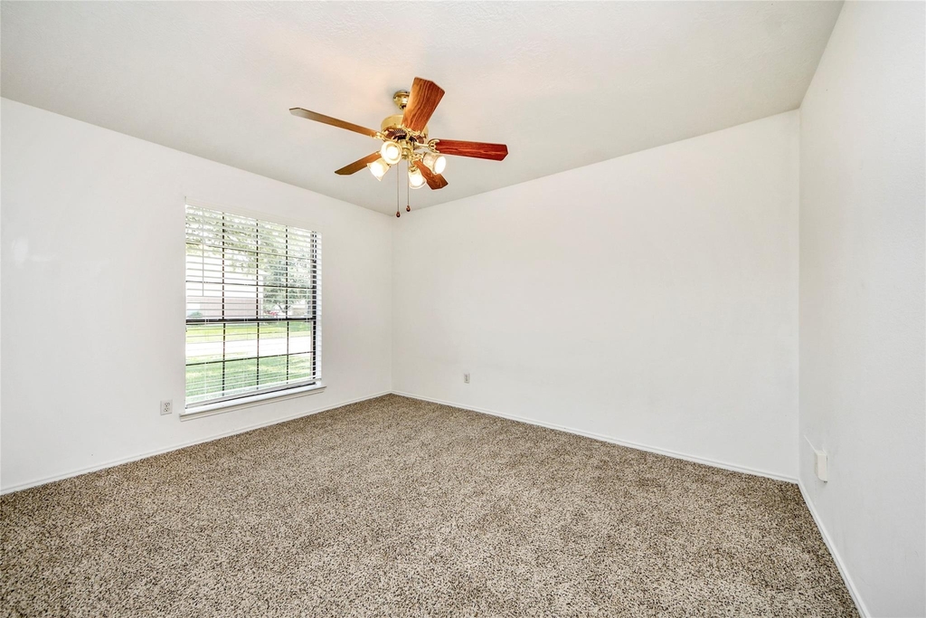 16134 Coleburn Drive - Photo 8