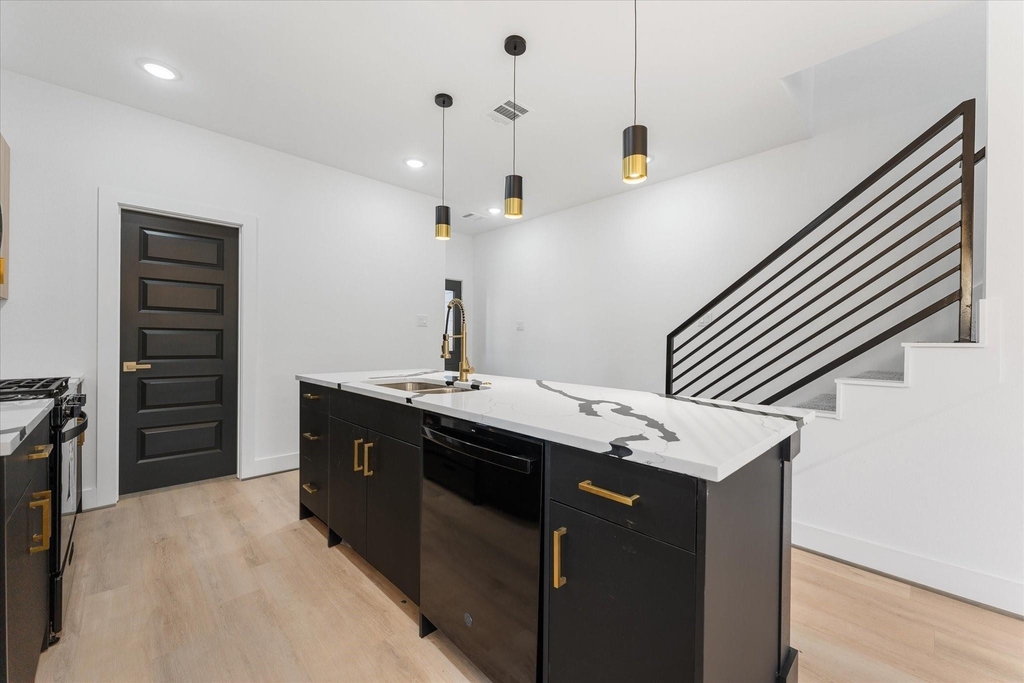 1010 Calvin Avenue - Photo 7