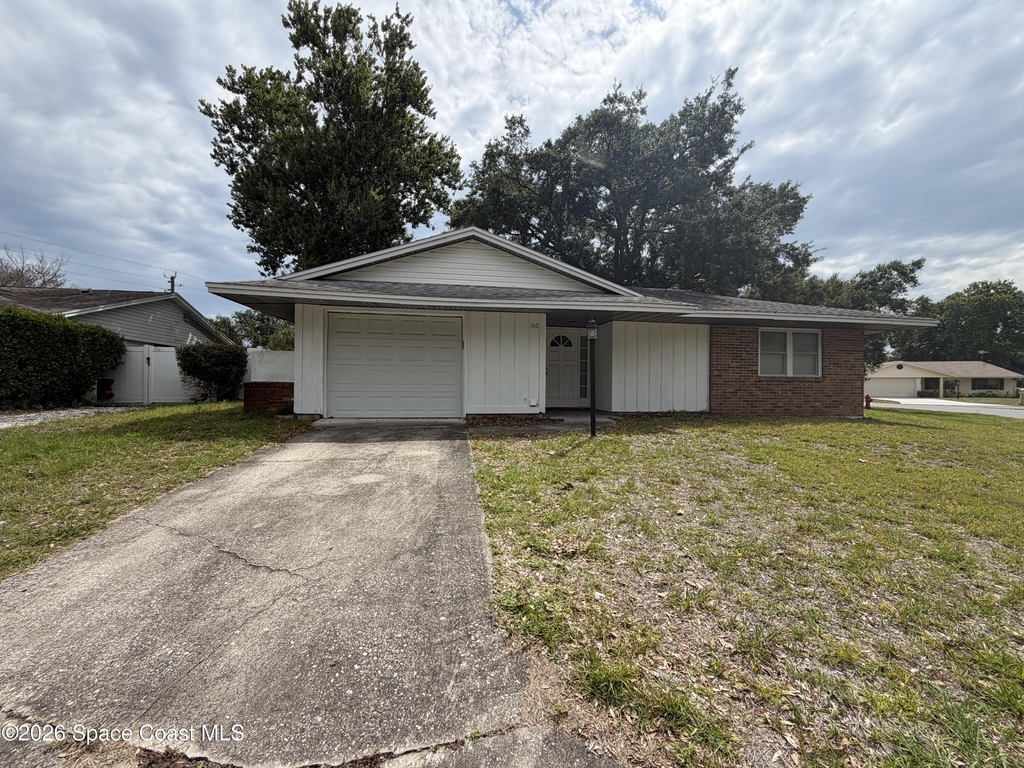 760 John Adams Lane - Photo 0