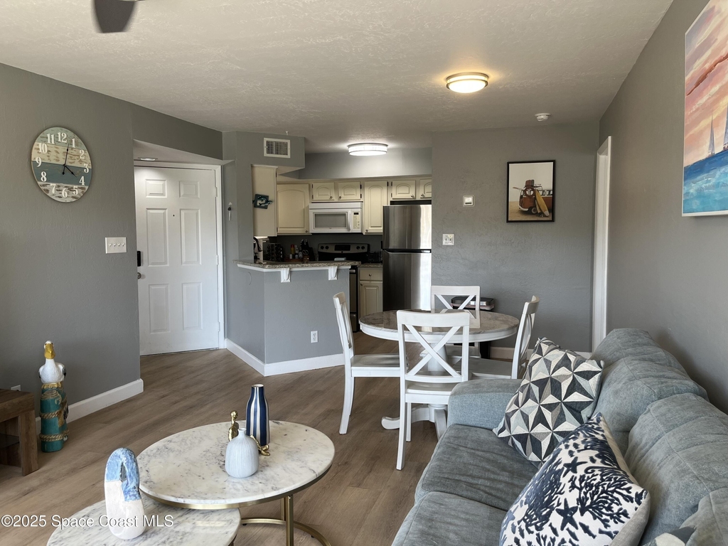 1850 Charlesmont Drive - Photo 5