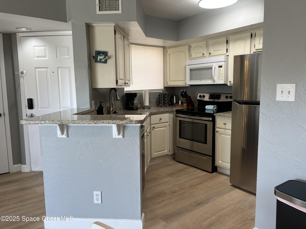1850 Charlesmont Drive - Photo 6