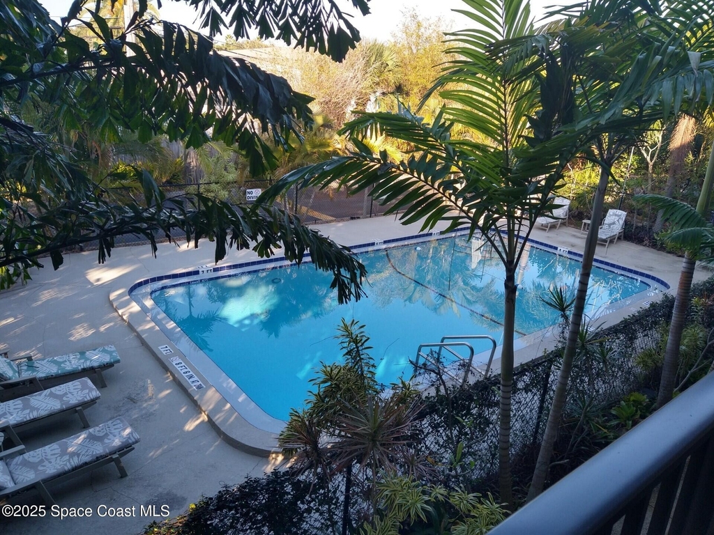 1020 Pinetree Drive - Photo 3