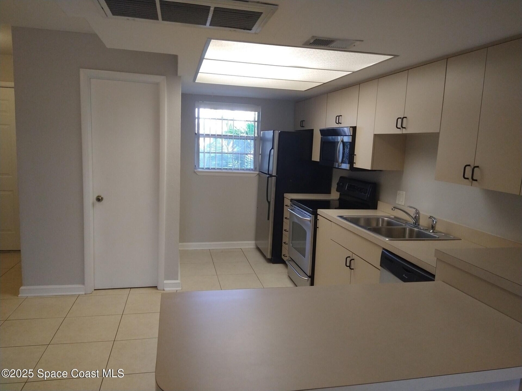 1020 Pinetree Drive - Photo 8