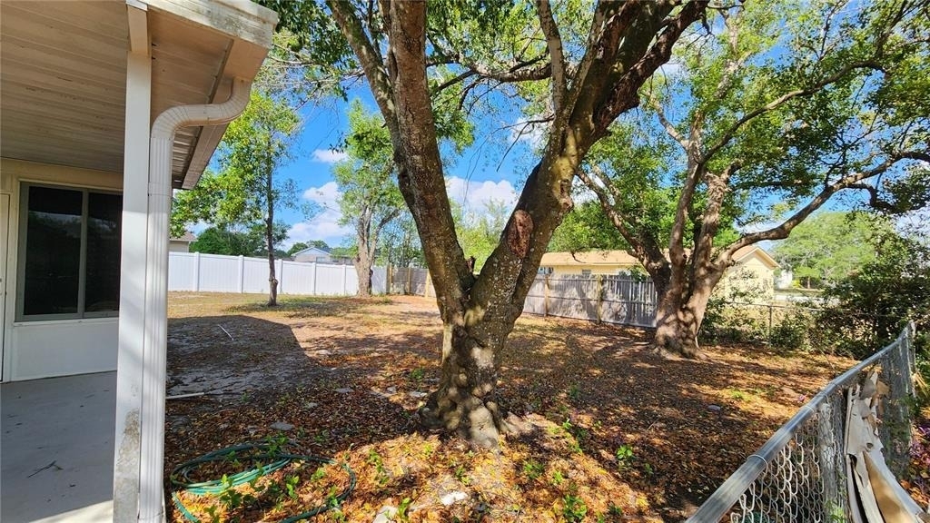 4518 Yorkshire Avenue - Photo 2