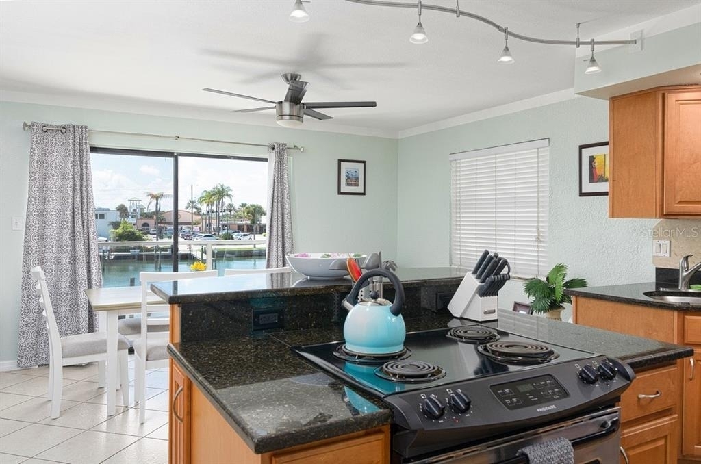 125 110th Avenue - Photo 4