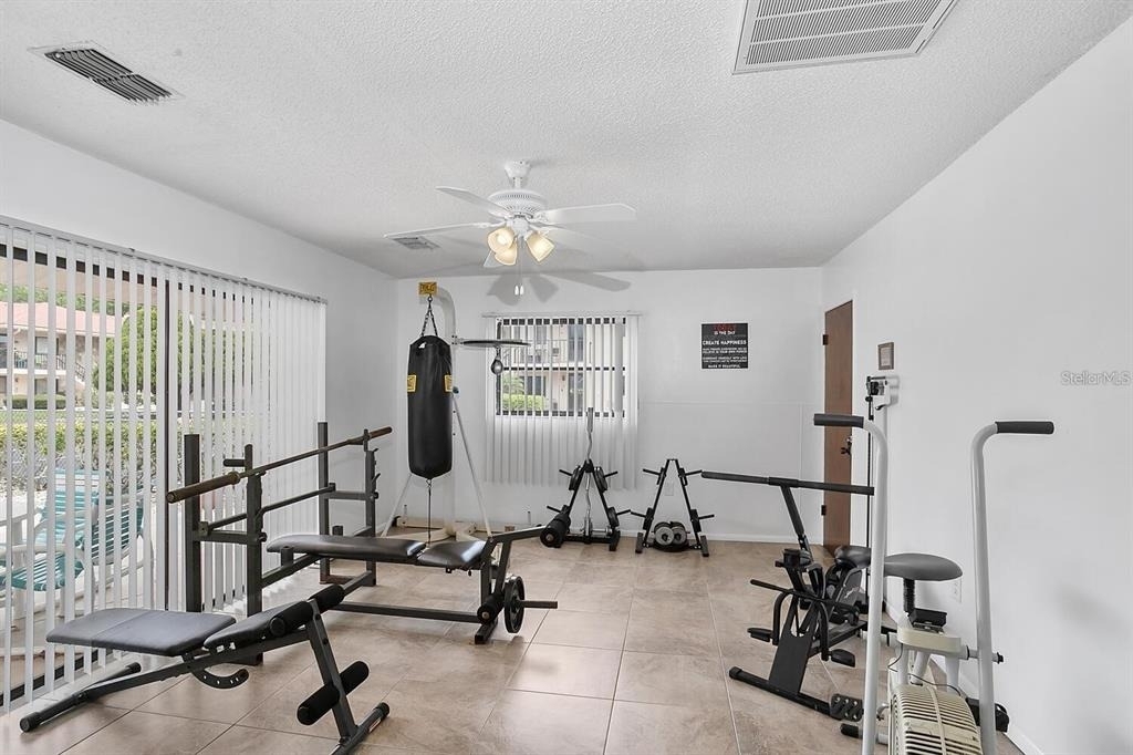 9981 Eagles Pt Circle - Photo 20