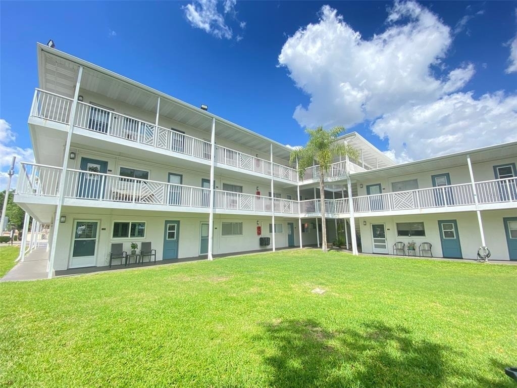 320 Lakeview Street - Photo 0