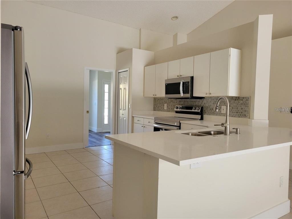 427 Fieldstream Boulevard - Photo 2