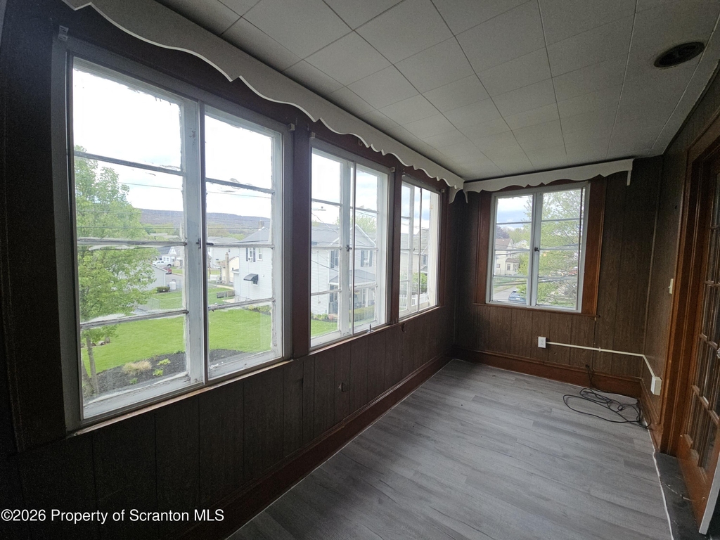 114 William Street - Photo 2