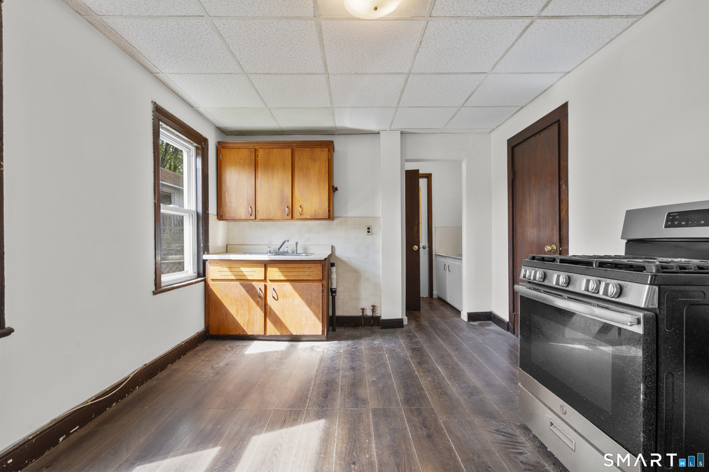 48 Anderson Street - Photo 1