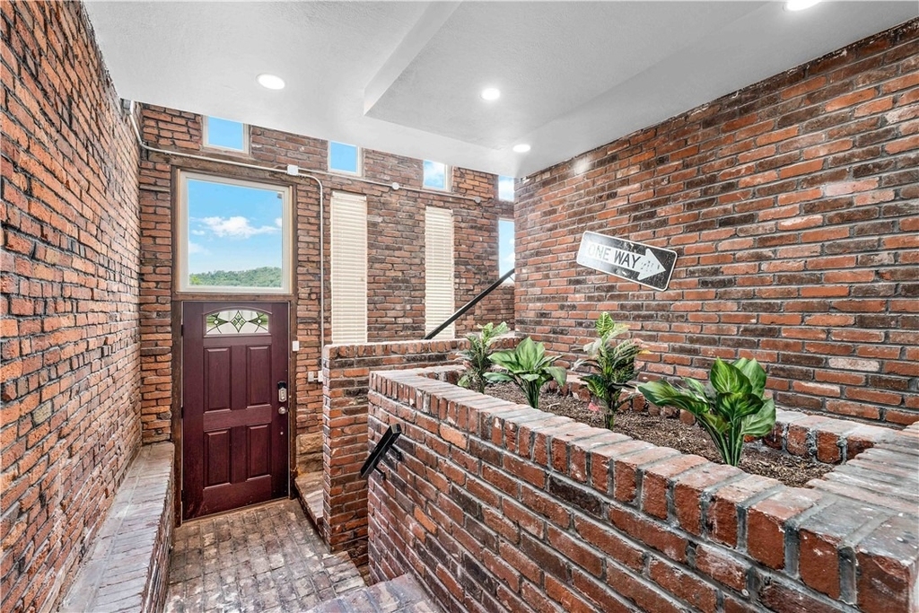 2128 Merriman Way - Photo 1