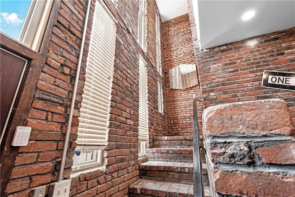 2128 Merriman Way - Photo 2