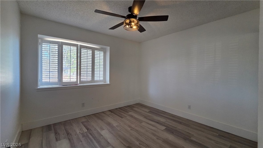3913 Oakhill Avenue - Photo 11