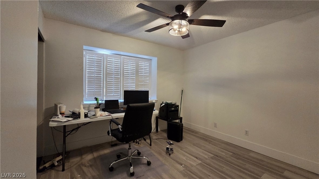 3913 Oakhill Avenue - Photo 9