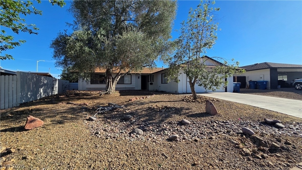 3913 Oakhill Avenue - Photo 1