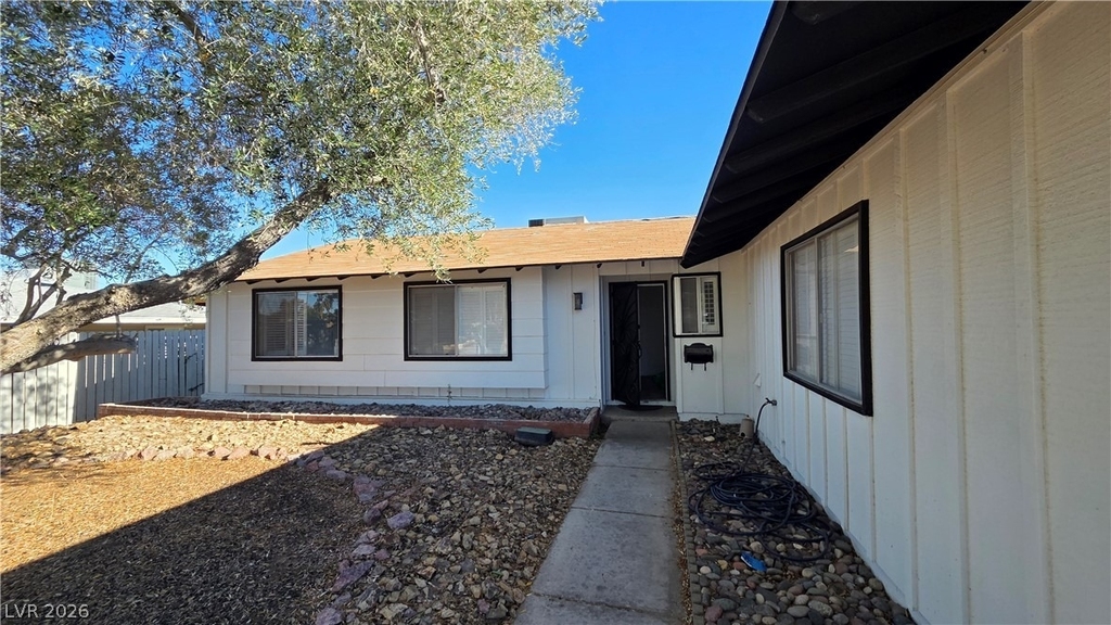 3913 Oakhill Avenue - Photo 2