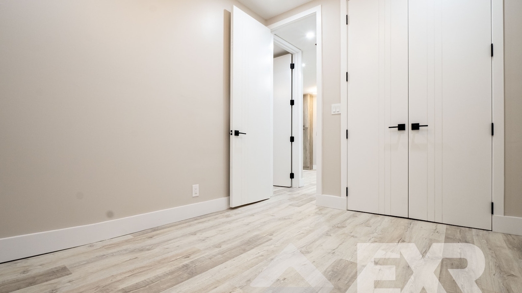 715 East 32nd Street - Photo 7