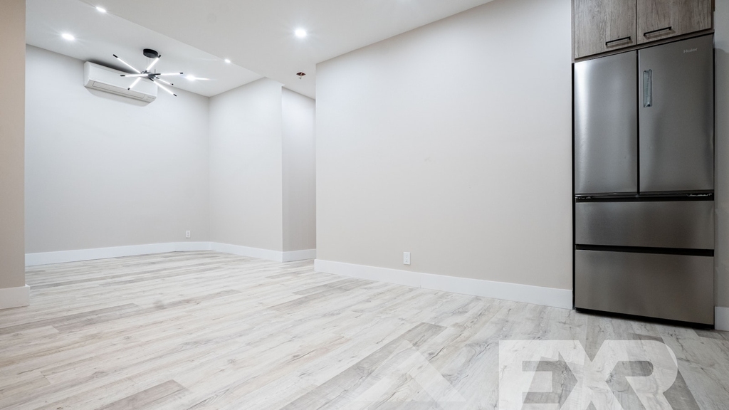 715 East 32nd Street - Photo 3
