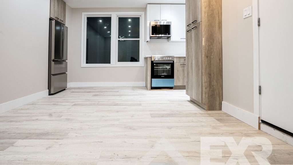 715 East 32nd Street - Photo 2