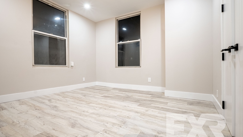 715 East 32nd Street - Photo 4