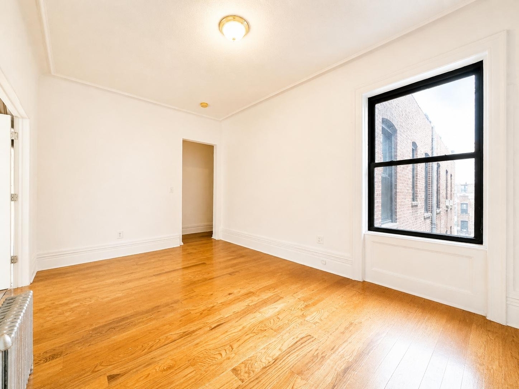 188 Claremont Avenue - Photo 4