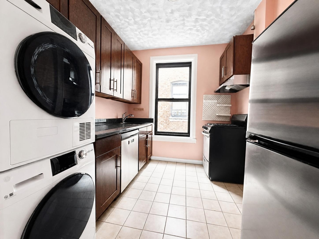 188 Claremont Avenue - Photo 10
