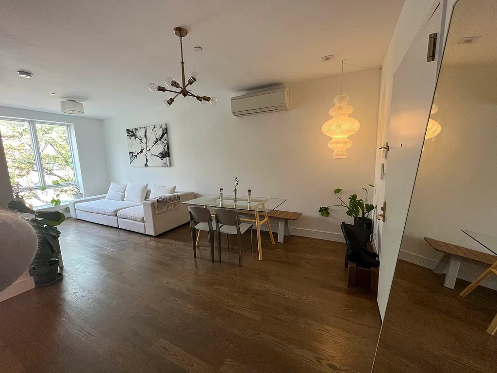 484 Gates Avenue - Photo 3