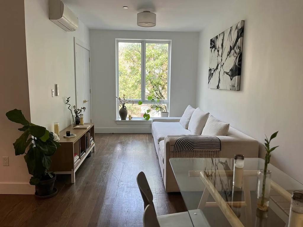 484 Gates Avenue - Photo 8