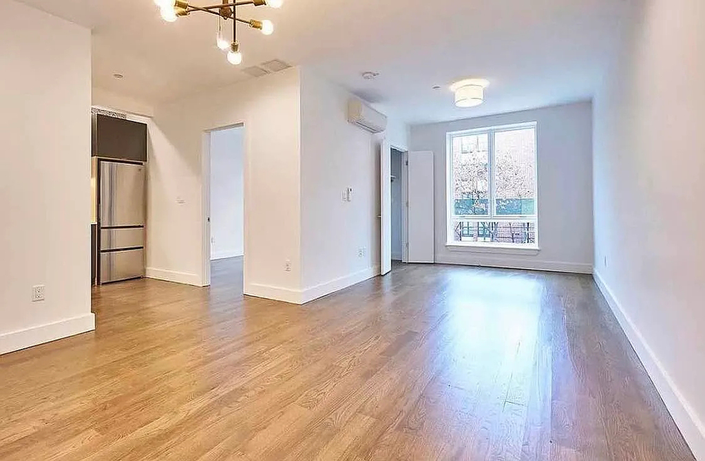 484 Gates Avenue - Photo 0