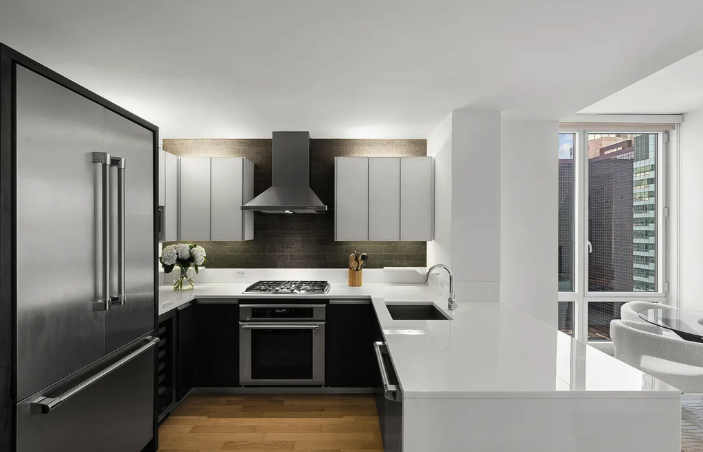247 West 46th Street - Photo 2