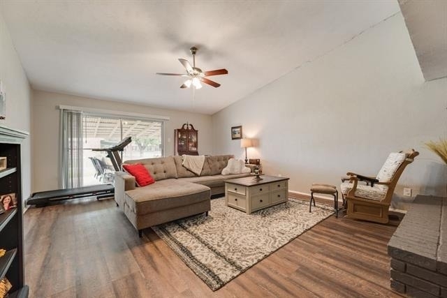 5801 Redwood Lane - Photo 4