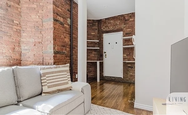 57 Thompson Street - Photo 1