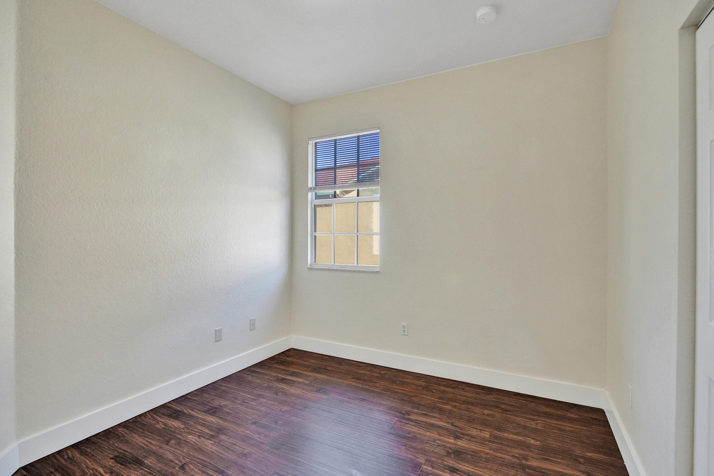 9075 Plymouth Place - Photo 8
