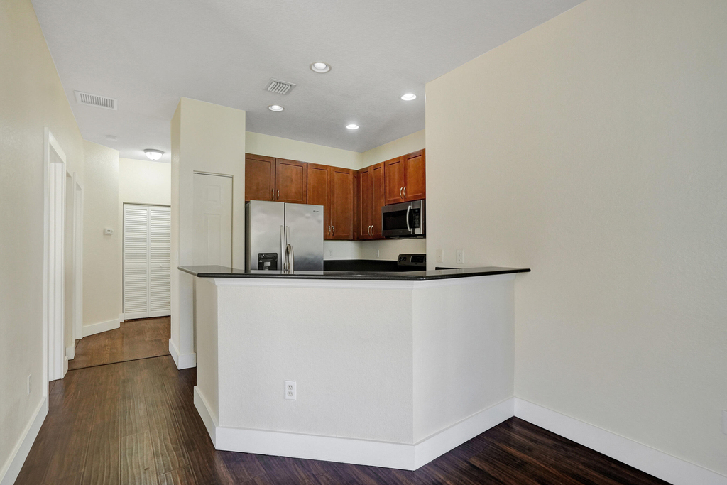 9075 Plymouth Place - Photo 9