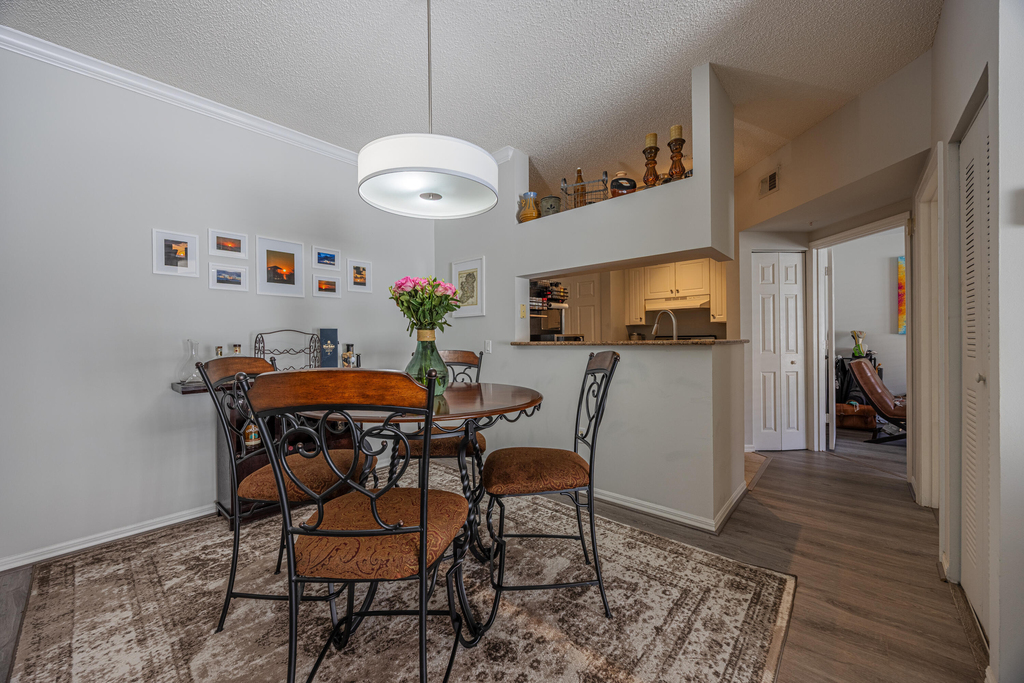 2412 Tuscany Way - Photo 5