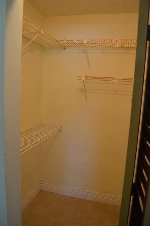 1005 Country Club Drive - Photo 9
