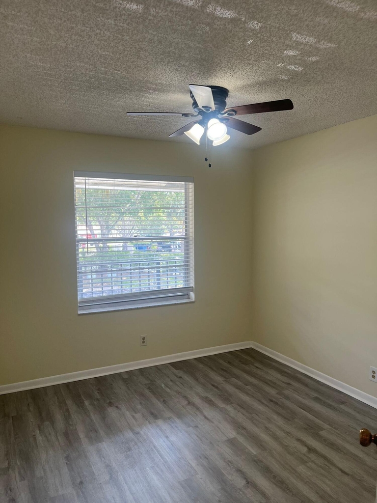 9993 Three Lakes Circle - Photo 9