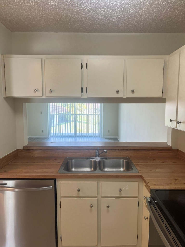 9993 Three Lakes Circle - Photo 13