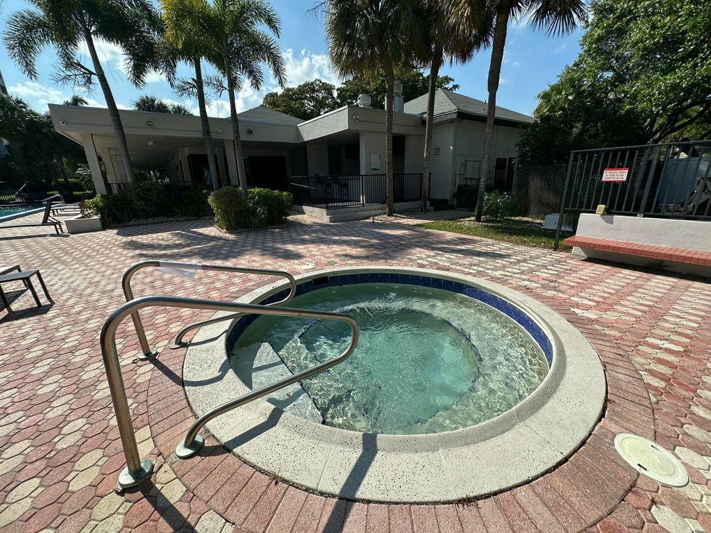 1250 S Military Trail - Photo 29