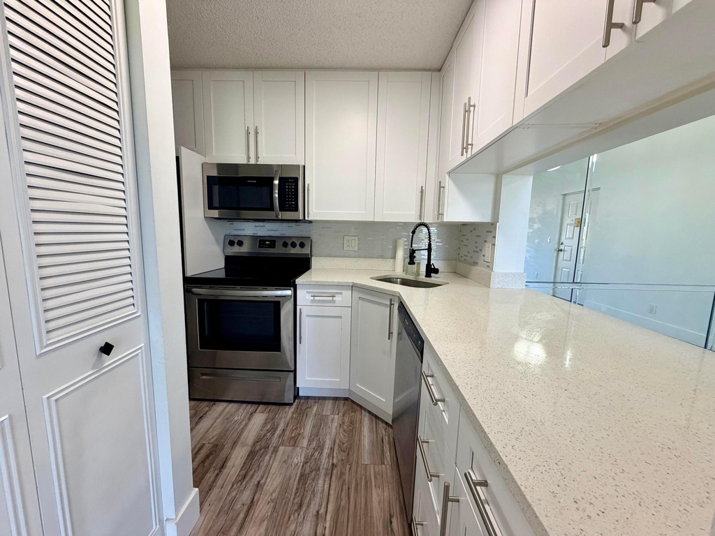 616 Sea Pine Way Way - Photo 2