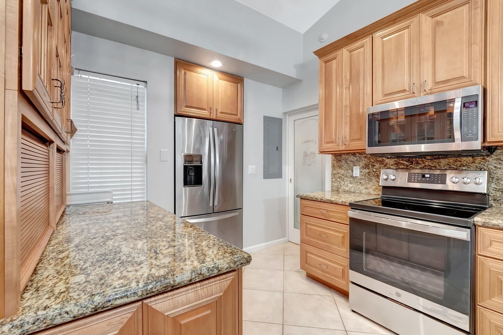 9680 Lancaster Place - Photo 22