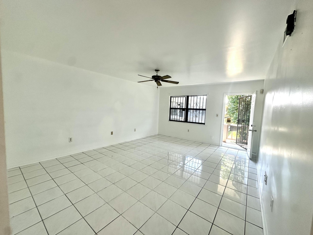 10350 Sw 220th Street - Photo 1