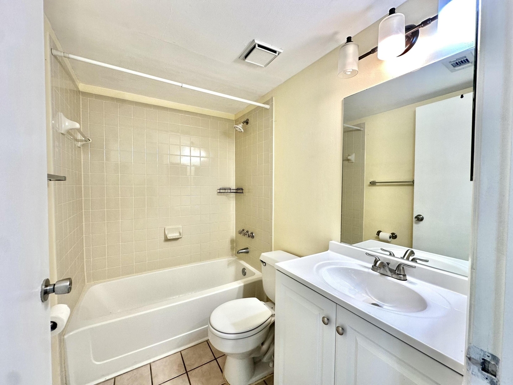 251 W Palm Cir W - Photo 2