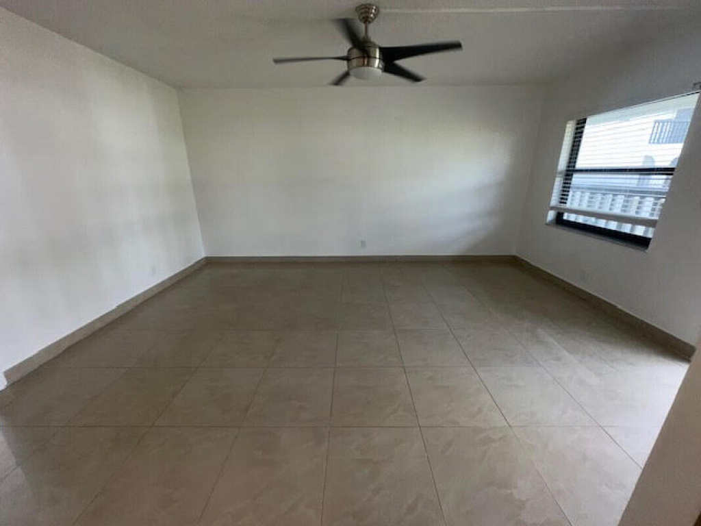 889 Riverside Drive - Photo 2