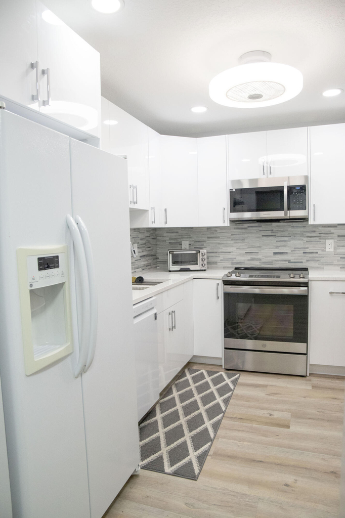 2851 Somerset Drive - Photo 3