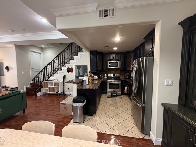 631 E Magnolia - Photo 8