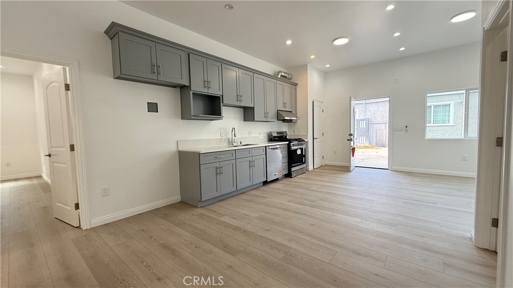 656 E I - Photo 10