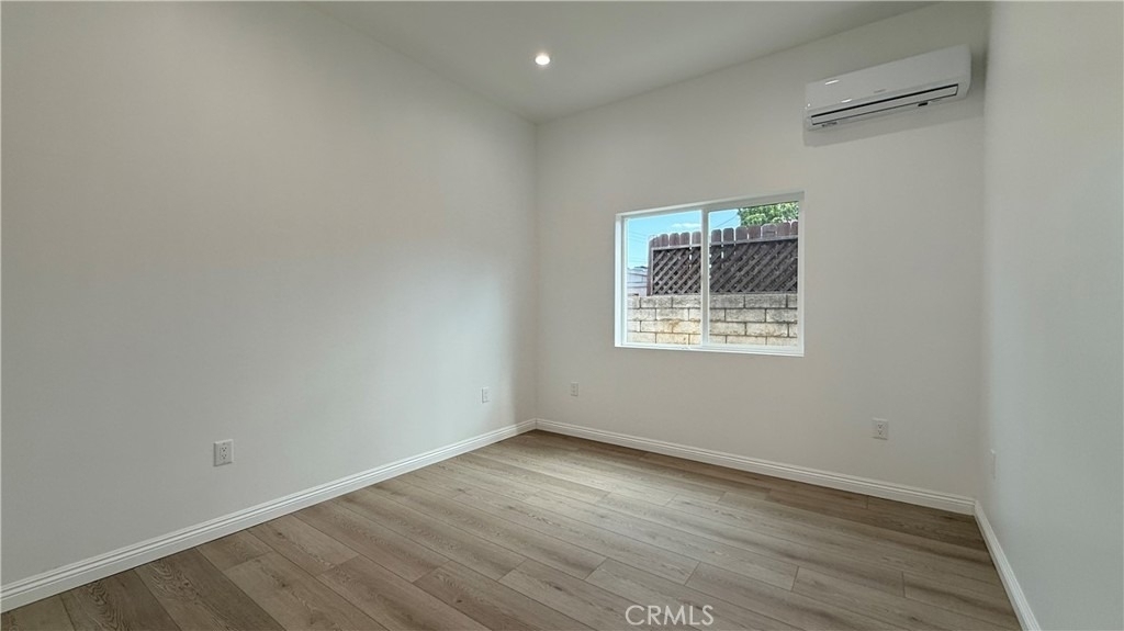 656 E I - Photo 3