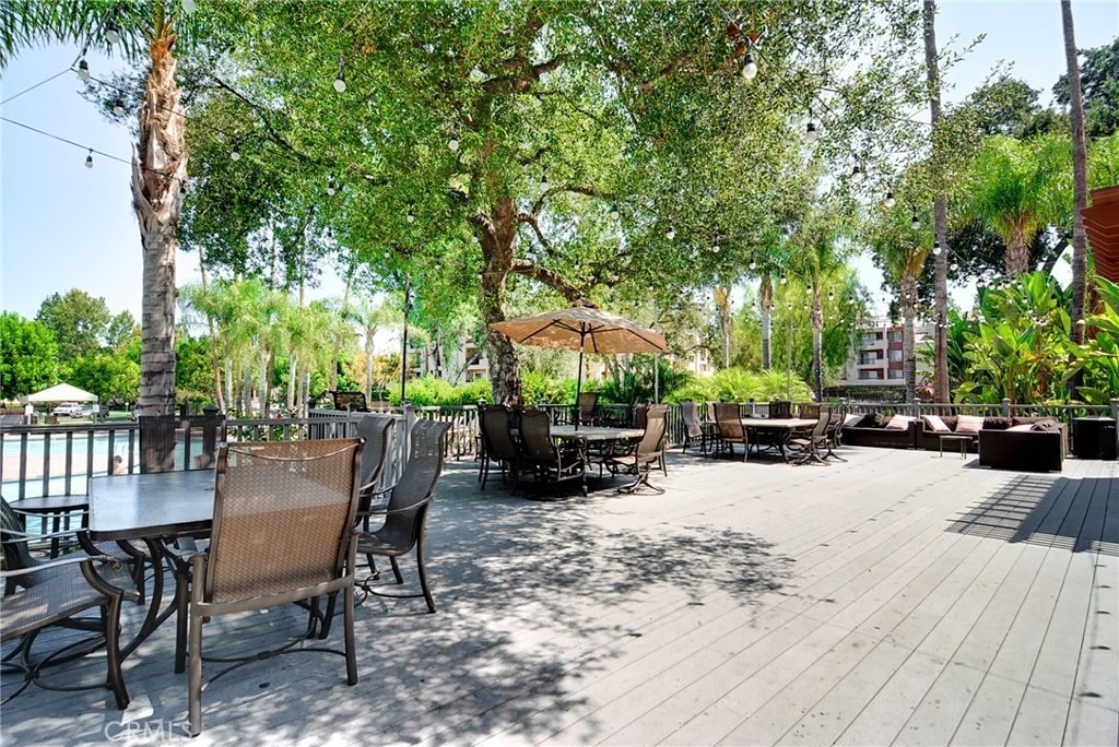 21500 Burbank Boulevard - Photo 14